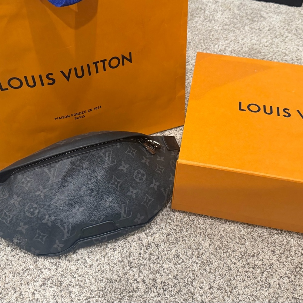 Men's bag subcategory identification